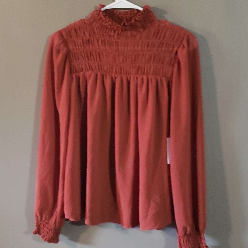 Q+A Mocked neck Smocked Rust Top Size S